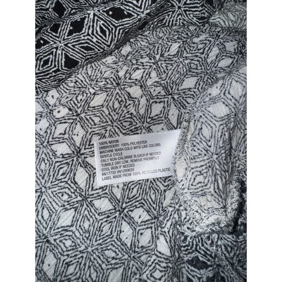 Knox Rose Printed Embroidered Flowy Lightweight Top - Picture 4 of 5